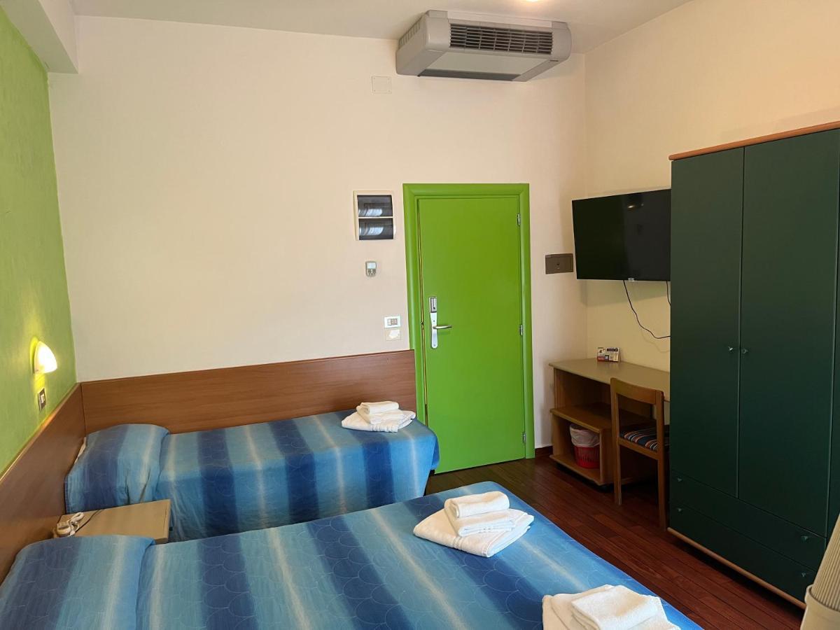 Hotel Senior Κατόλικα Εξωτερικό φωτογραφία