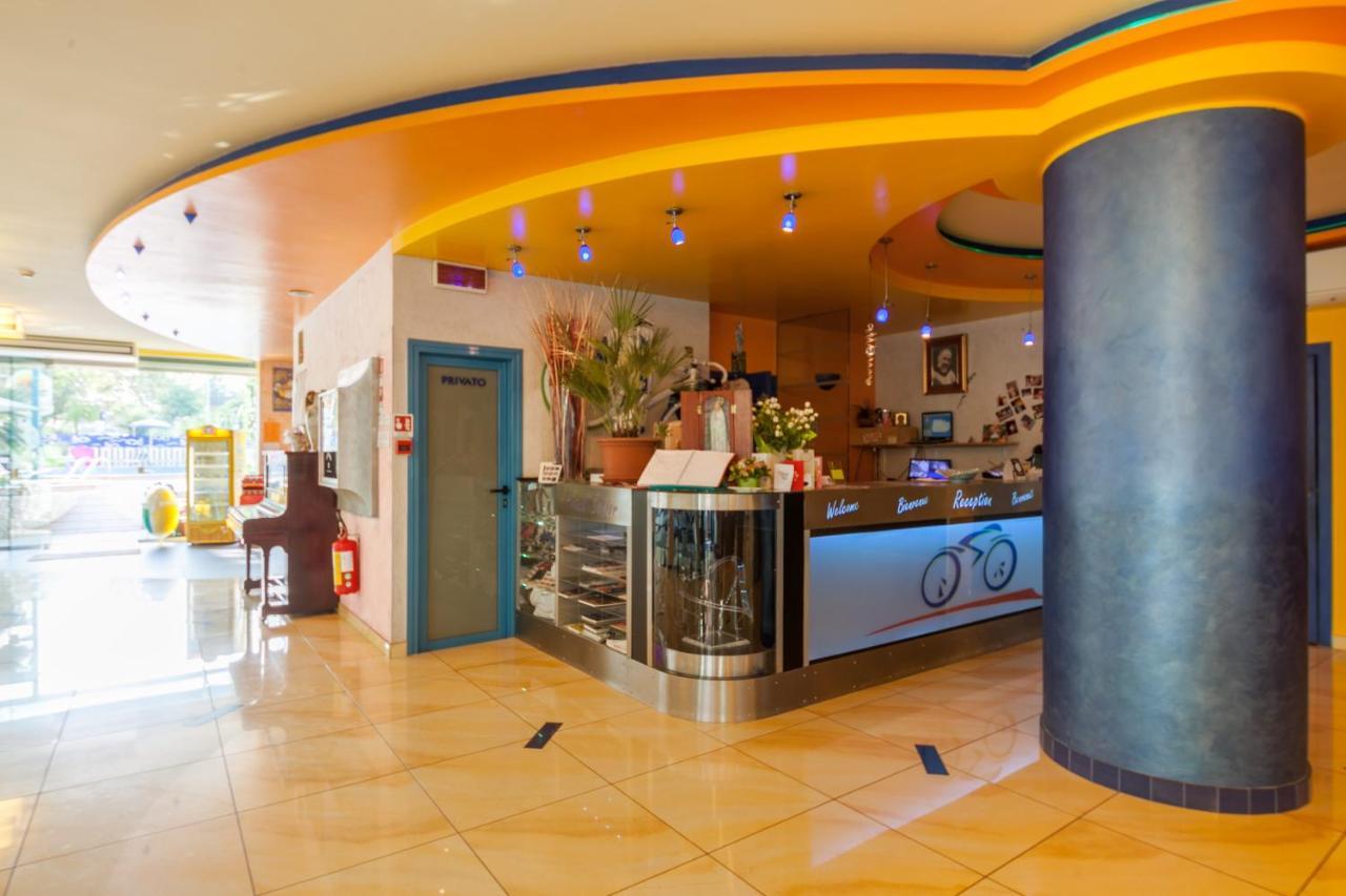 Hotel Senior Κατόλικα Εξωτερικό φωτογραφία